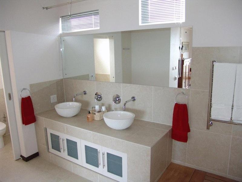 Crayfish Lodge Sea & Country Guest House Gansbaai Dış mekan fotoğraf