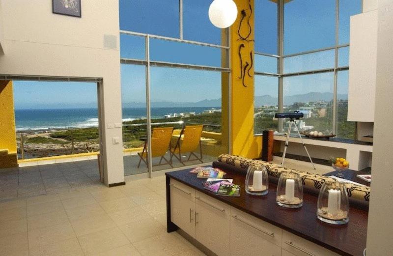 Crayfish Lodge Sea & Country Guest House Gansbaai Dış mekan fotoğraf