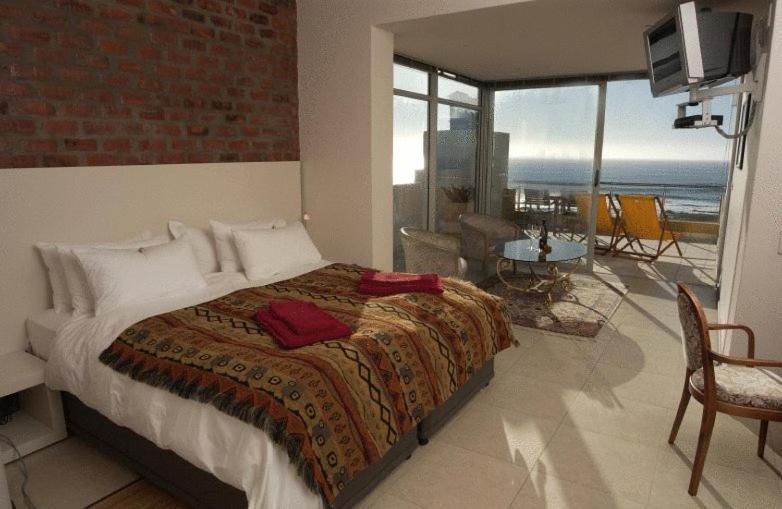 Crayfish Lodge Sea & Country Guest House Gansbaai Oda fotoğraf