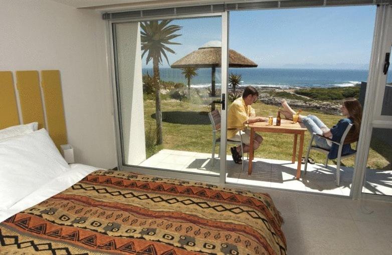 Crayfish Lodge Sea & Country Guest House Gansbaai Oda fotoğraf